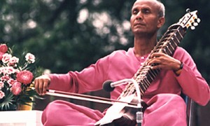 sri_chinmoy_playing_esraj